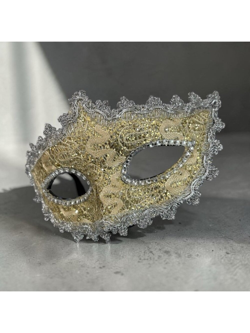 Costume Ladies Masquerade Mask Gold Eye Party Mardi Gras Sparkle